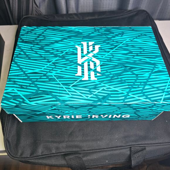 Nike Kyrie 3 Sz 11.5 - Picture 6 of 9